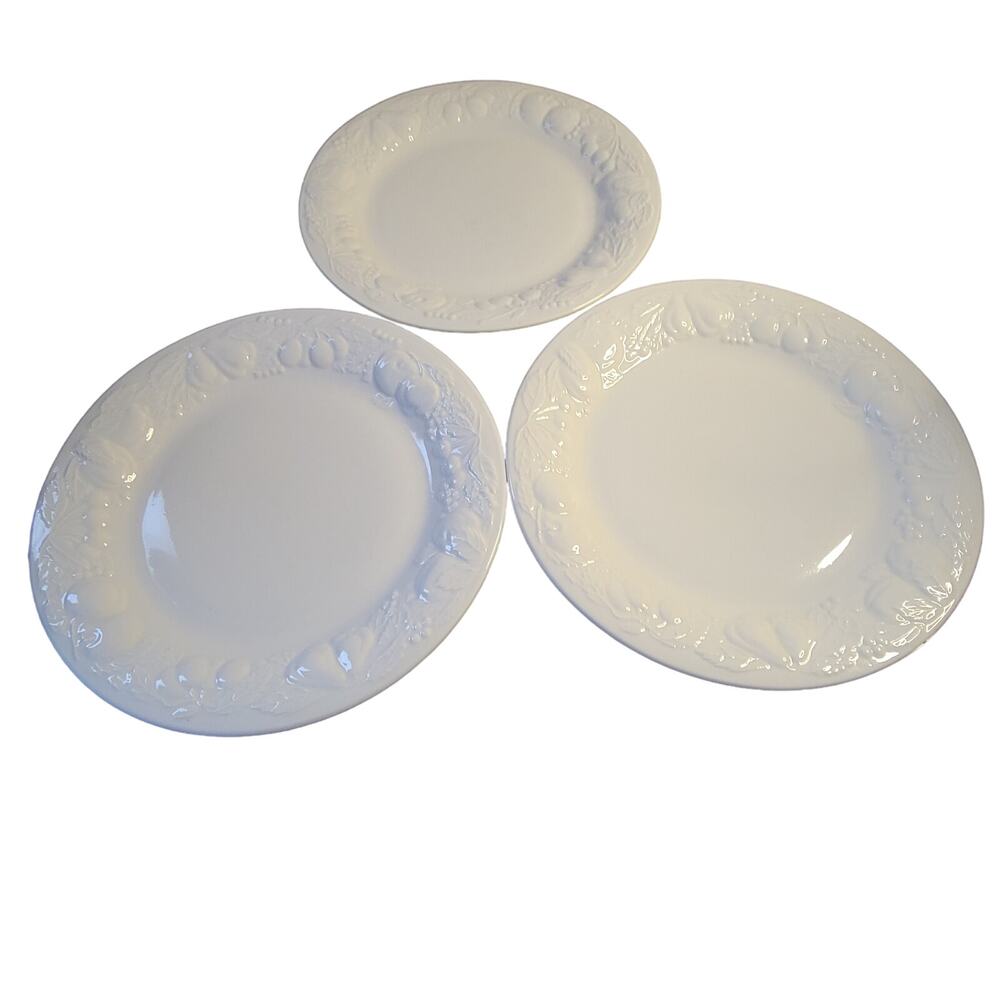Tabletops‎ Unlimited Nature White Dinner Plates Raised Fruit Designs Set of 3